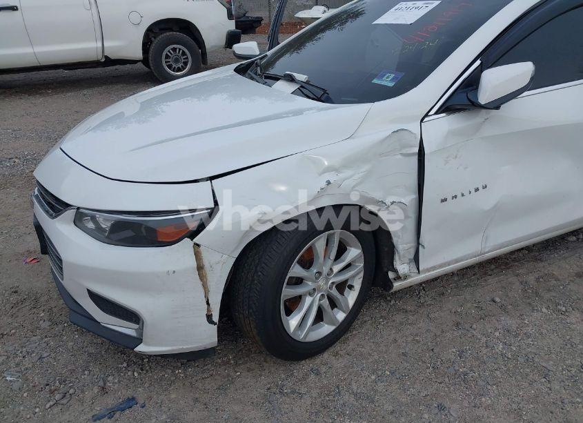 Photo 6 of 2017 Chevrolet Malibu 1LT (VIN 1G1ZE5ST8HF227872)
