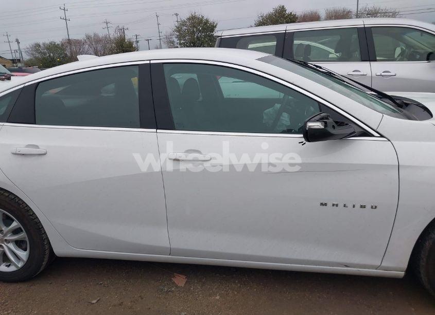 Photo 13 of 2017 Chevrolet Malibu 1LT (VIN 1G1ZE5ST8HF249824)