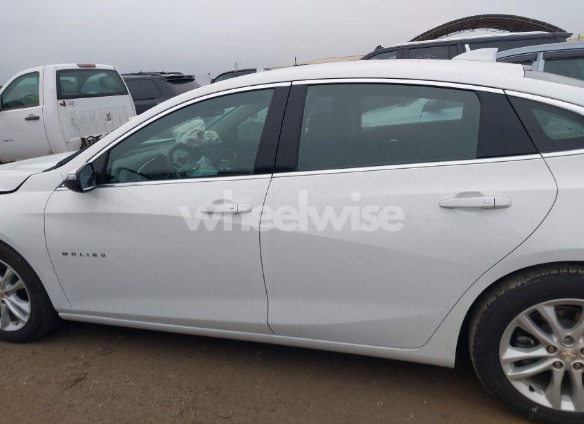 Photo 14 of 2017 Chevrolet Malibu 1LT (VIN 1G1ZE5ST8HF249824)