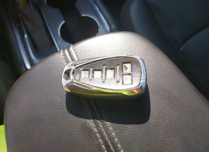 Photo 11 of 2017 Chevrolet Malibu 1LT (VIN 1G1ZE5ST8HF250259)