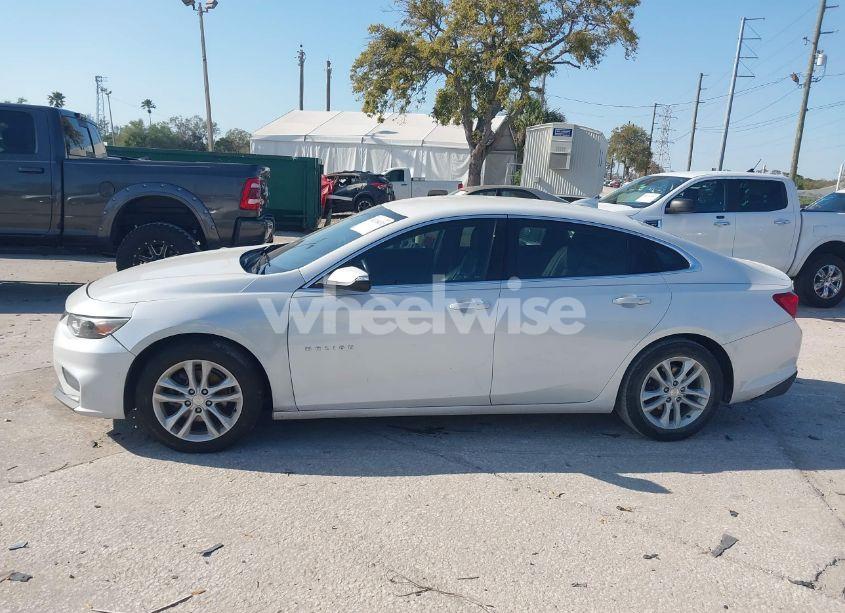 Photo 15 of 2017 Chevrolet Malibu 1LT (VIN 1G1ZE5ST8HF250259)