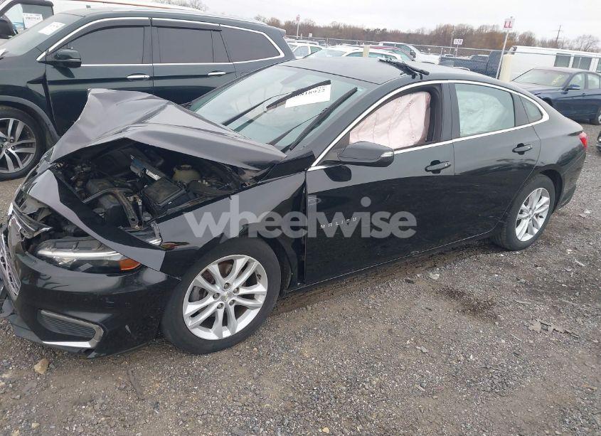 Photo 2 of 2016 Chevrolet Malibu 1LT (VIN 1G1ZE5ST9GF186098)