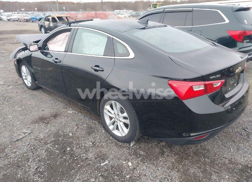 Photo 3 of 2016 Chevrolet Malibu 1LT (VIN 1G1ZE5ST9GF186098)