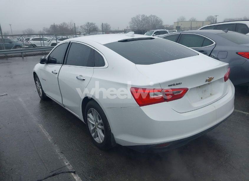Photo 3 of 2016 Chevrolet Malibu 1LT (VIN 1G1ZE5ST9GF195206)