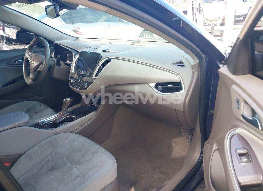 Photo 5 of 2016 Chevrolet Malibu 1LT (VIN 1G1ZE5ST9GF198199)