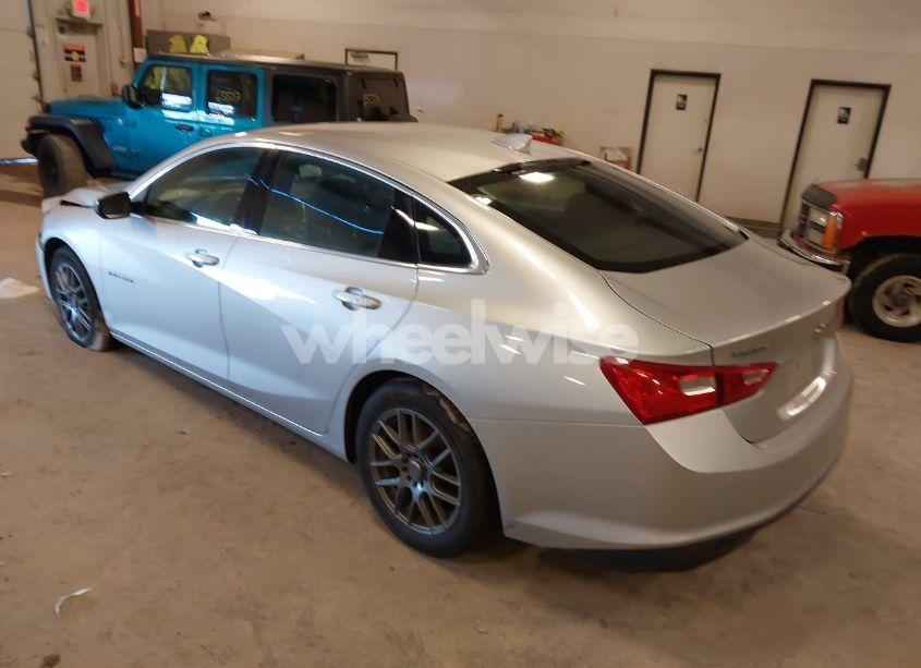 Photo 3 of 2016 Chevrolet Malibu 1LT (VIN 1G1ZE5ST9GF199630)