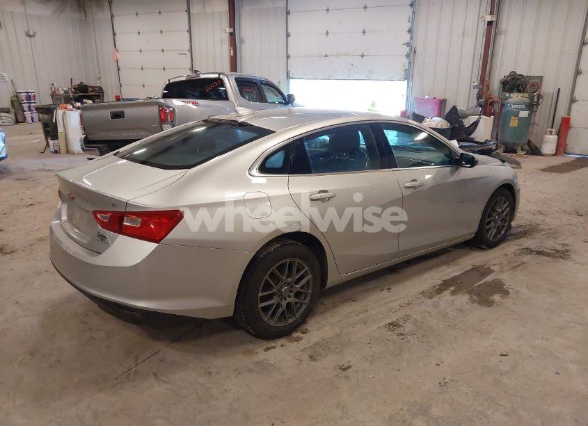 Photo 4 of 2016 Chevrolet Malibu 1LT (VIN 1G1ZE5ST9GF199630)