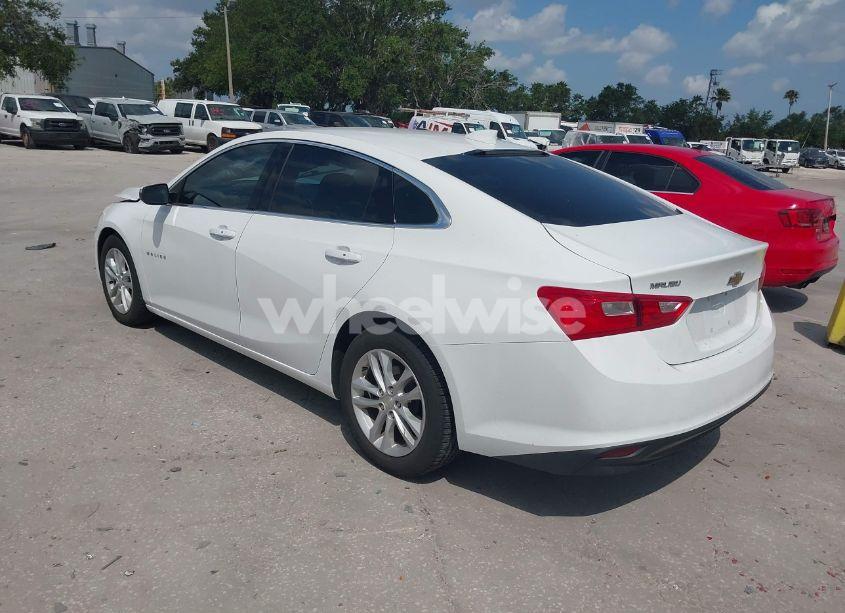 Photo 3 of 2016 Chevrolet Malibu 1LT (VIN 1G1ZE5ST9GF232416)