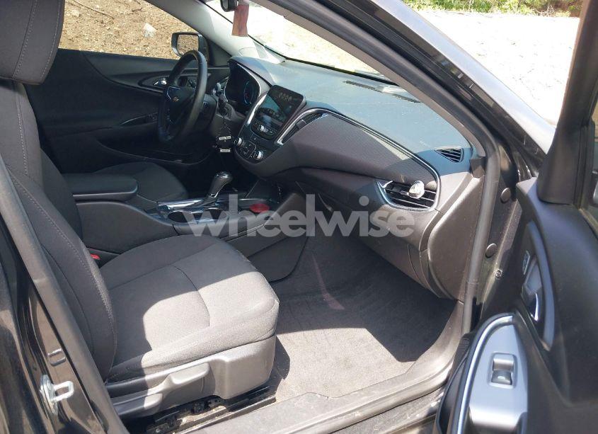 Photo 5 of 2016 Chevrolet Malibu 1LT (VIN 1G1ZE5ST9GF240628)