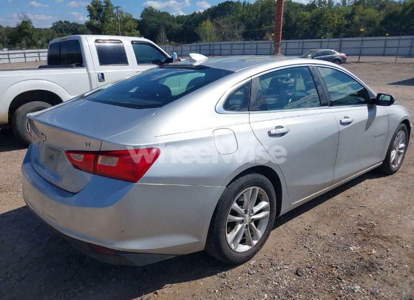 Photo 4 of 2016 Chevrolet Malibu 1LT (VIN 1G1ZE5ST9GF244422)