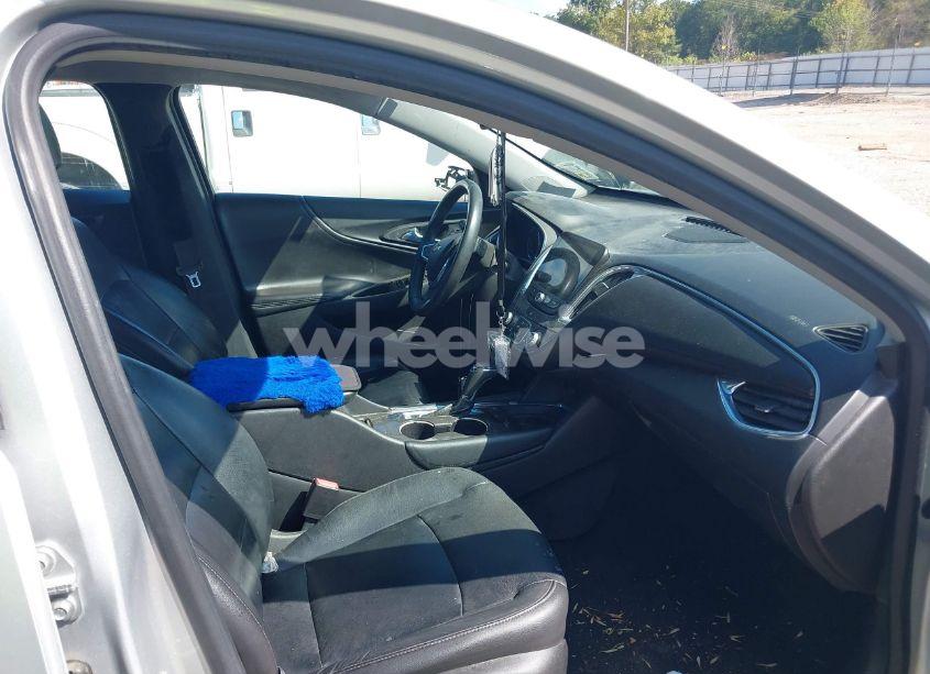 Photo 5 of 2016 Chevrolet Malibu 1LT (VIN 1G1ZE5ST9GF244422)