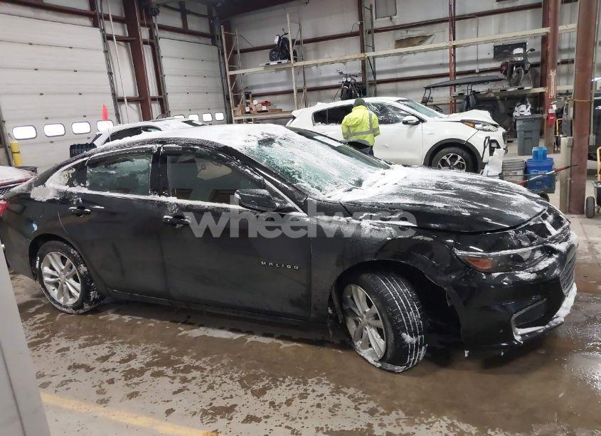 Photo 13 of 2016 Chevrolet Malibu 1LT (VIN 1G1ZE5ST9GF256618)