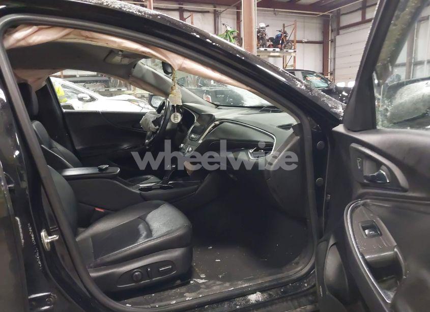 Photo 5 of 2016 Chevrolet Malibu 1LT (VIN 1G1ZE5ST9GF256618)