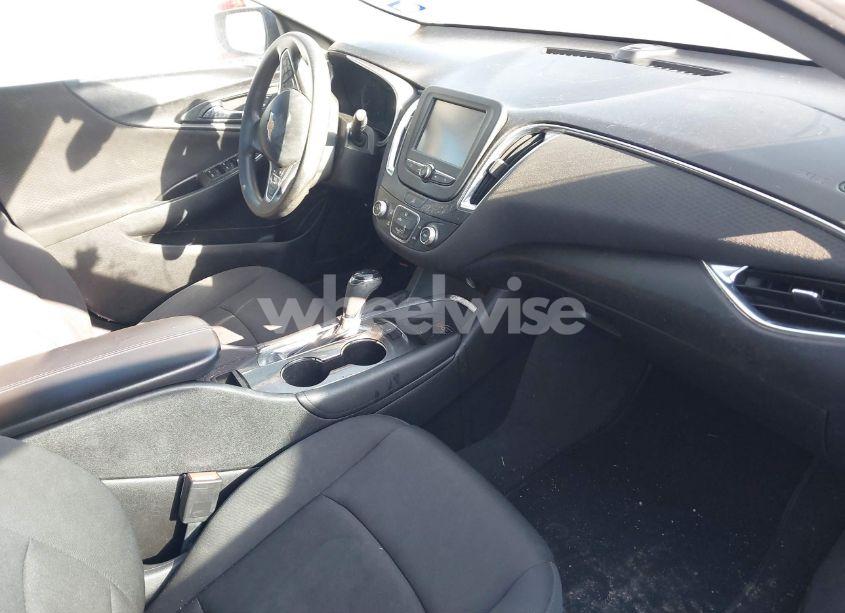 Photo 5 of 2016 Chevrolet Malibu 1LT (VIN 1G1ZE5ST9GF307261)