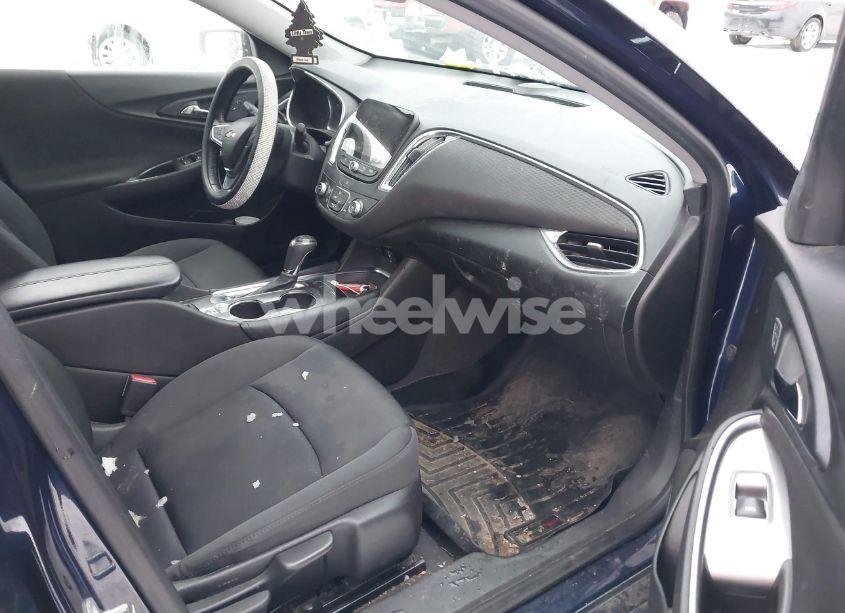 Photo 5 of 2016 Chevrolet Malibu 1LT (VIN 1G1ZE5ST9GF336114)