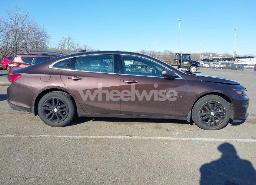 Photo 13 of 2016 Chevrolet Malibu 1LT (VIN 1G1ZE5ST9GF341779)