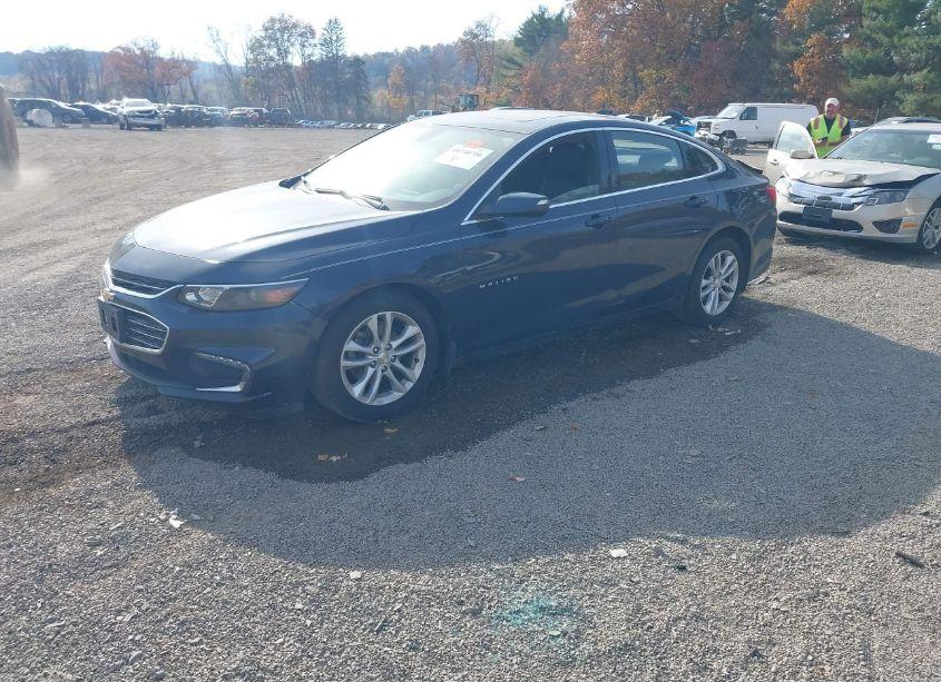 Photo 2 of 2016 Chevrolet Malibu 1LT (VIN 1G1ZE5ST9GF353236)