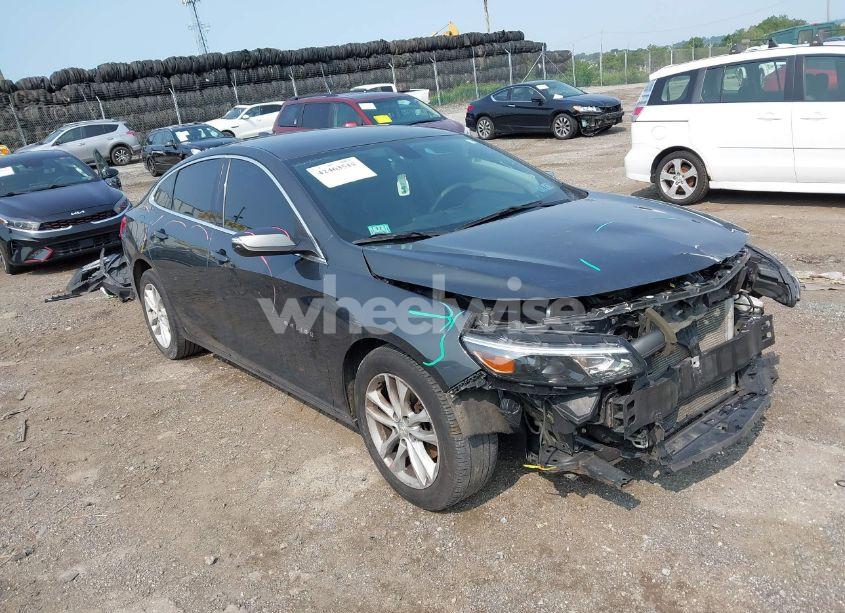 2017 Chevrolet Malibu 1LT (VIN 1G1ZE5ST9HF105750) main photo