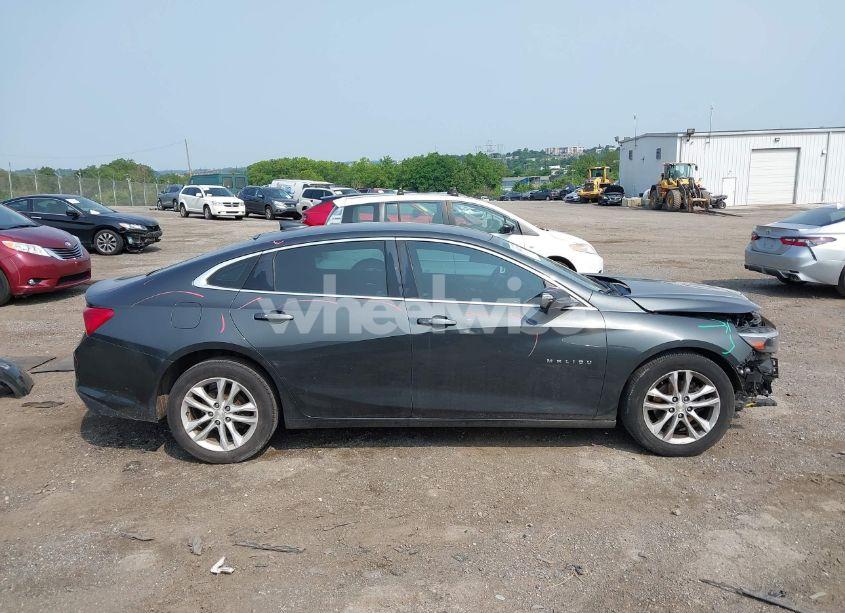 Photo 13 of 2017 Chevrolet Malibu 1LT (VIN 1G1ZE5ST9HF105750)