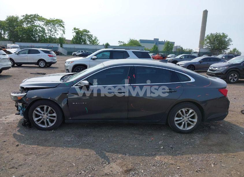 Photo 14 of 2017 Chevrolet Malibu 1LT (VIN 1G1ZE5ST9HF105750)