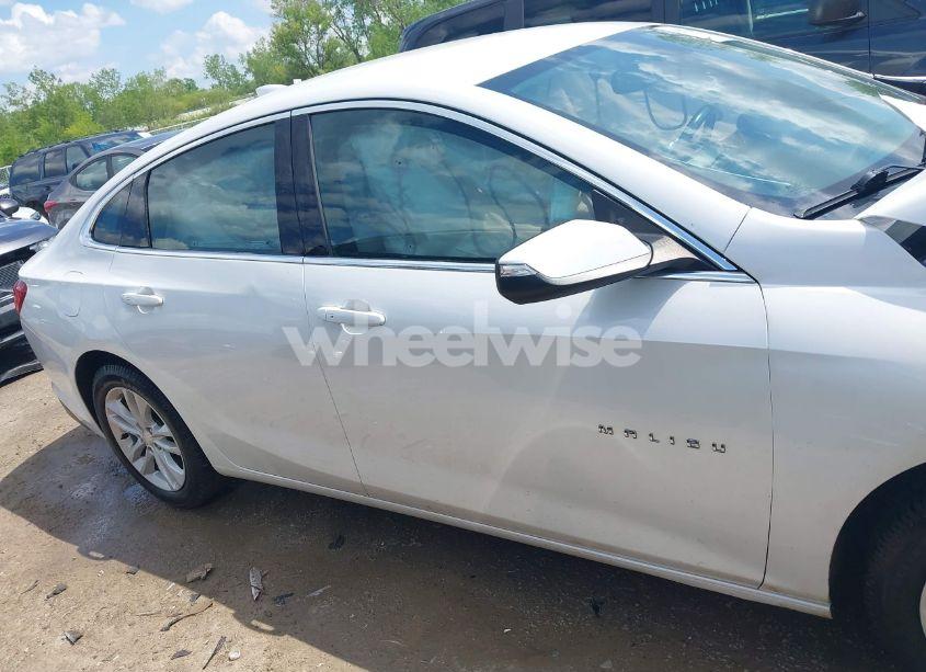 Photo 14 of 2017 Chevrolet Malibu 1LT (VIN 1G1ZE5ST9HF106722)