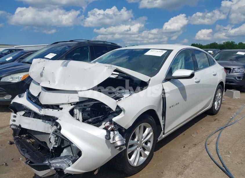 Photo 2 of 2017 Chevrolet Malibu 1LT (VIN 1G1ZE5ST9HF106722)