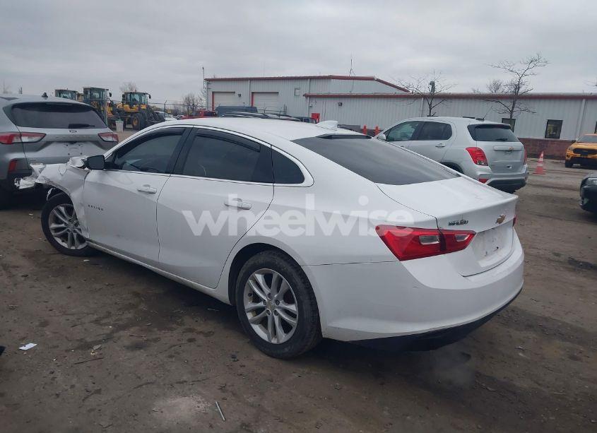 Photo 3 of 2017 Chevrolet Malibu 1LT (VIN 1G1ZE5ST9HF114349)