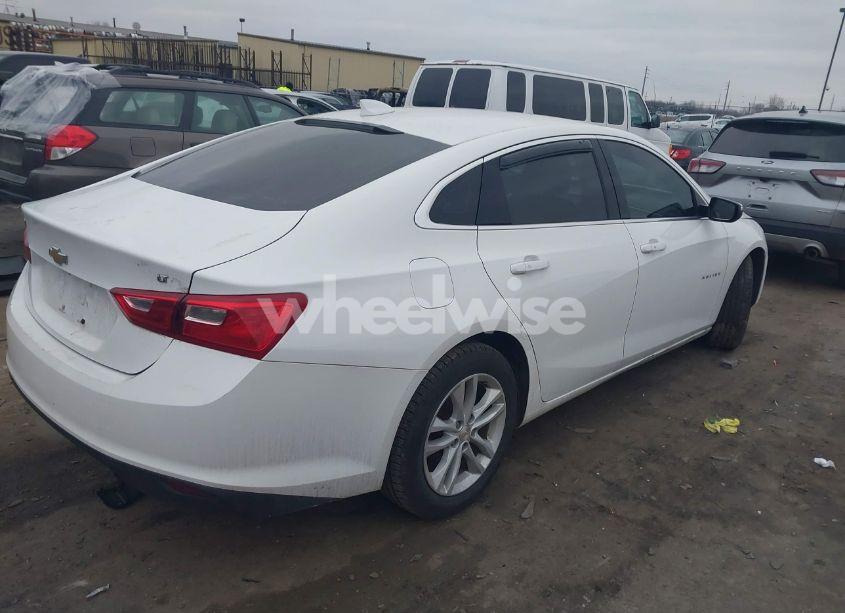 Photo 4 of 2017 Chevrolet Malibu 1LT (VIN 1G1ZE5ST9HF114349)