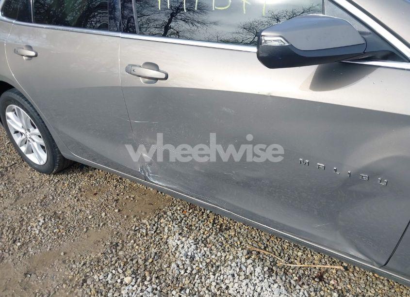 Photo 17 of 2017 Chevrolet Malibu 1LT (VIN 1G1ZE5ST9HF118742)