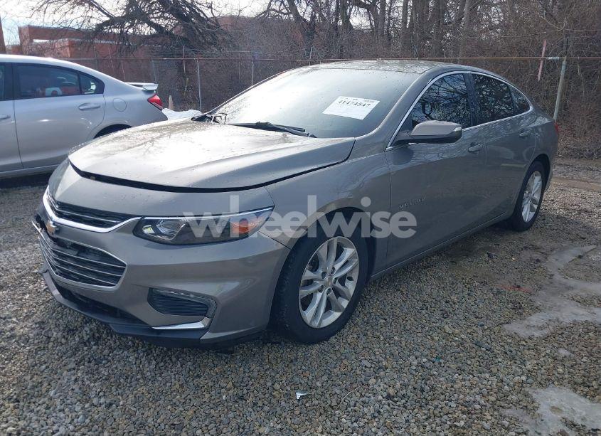 Photo 2 of 2017 Chevrolet Malibu 1LT (VIN 1G1ZE5ST9HF118742)