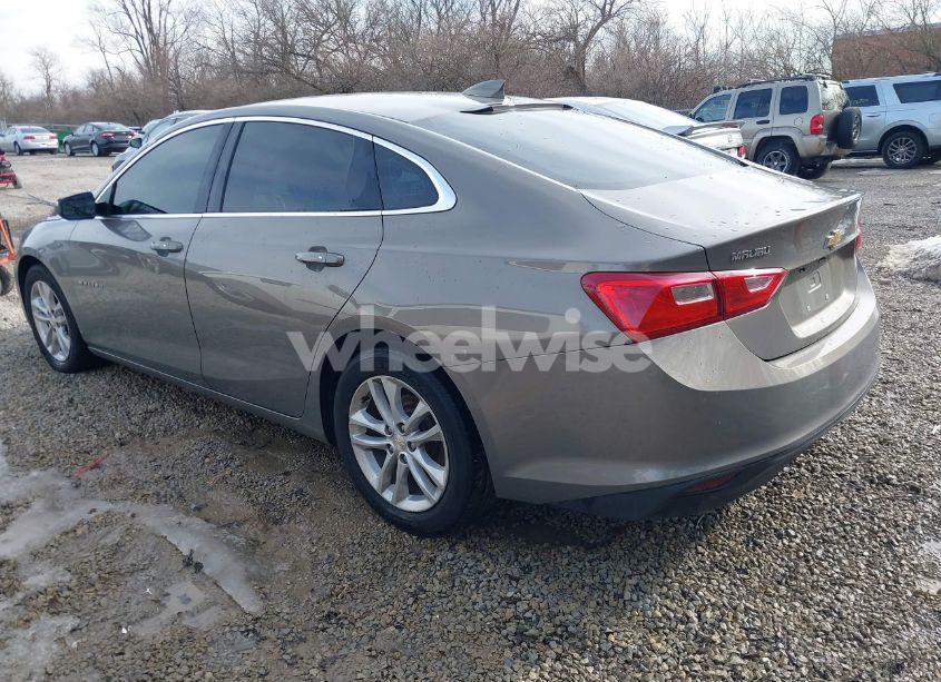 Photo 3 of 2017 Chevrolet Malibu 1LT (VIN 1G1ZE5ST9HF118742)