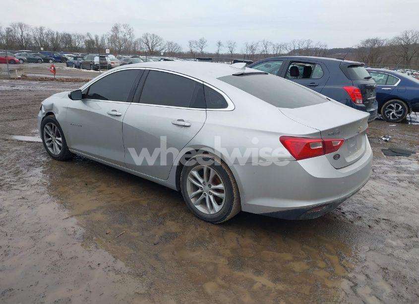 Photo 3 of 2017 Chevrolet Malibu 1LT (VIN 1G1ZE5ST9HF121382)
