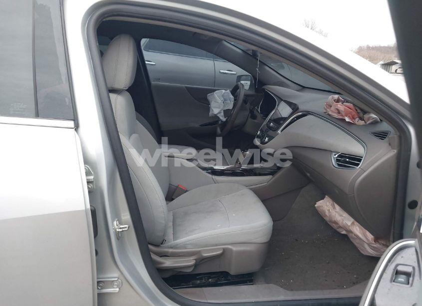 Photo 5 of 2017 Chevrolet Malibu 1LT (VIN 1G1ZE5ST9HF121382)