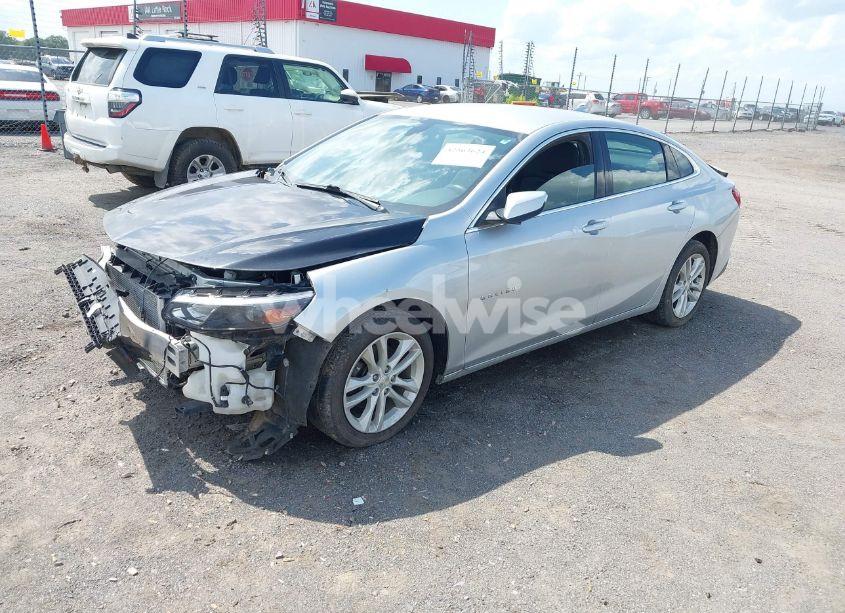 Photo 2 of 2017 Chevrolet Malibu 1LT (VIN 1G1ZE5ST9HF139123)