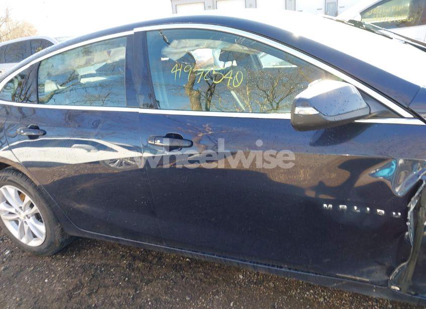 Photo 13 of 2017 Chevrolet Malibu 1LT (VIN 1G1ZE5ST9HF148436)