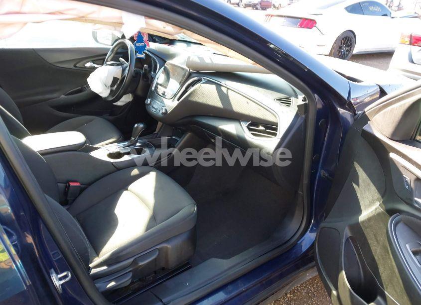 Photo 5 of 2017 Chevrolet Malibu 1LT (VIN 1G1ZE5ST9HF148436)