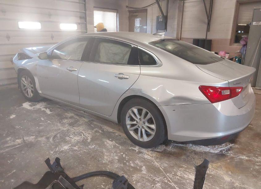 Photo 3 of 2017 Chevrolet Malibu 1LT (VIN 1G1ZE5ST9HF154480)