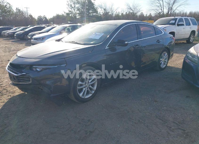 Photo 2 of 2017 Chevrolet Malibu 1LT (VIN 1G1ZE5ST9HF183199)