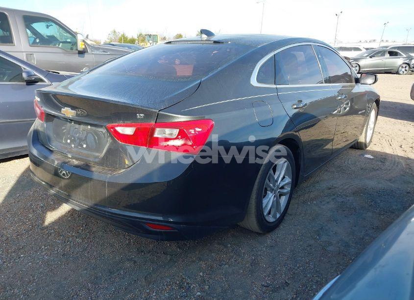Photo 4 of 2017 Chevrolet Malibu 1LT (VIN 1G1ZE5ST9HF183199)
