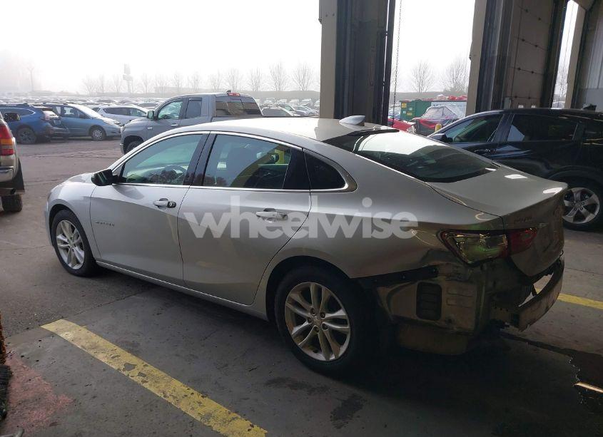 Photo 3 of 2017 Chevrolet Malibu 1LT (VIN 1G1ZE5ST9HF187284)