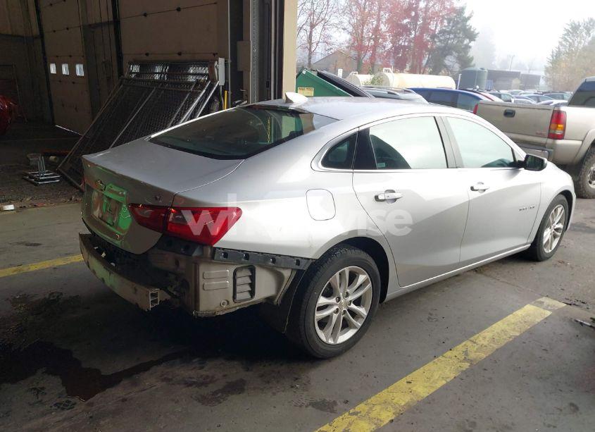 Photo 4 of 2017 Chevrolet Malibu 1LT (VIN 1G1ZE5ST9HF187284)