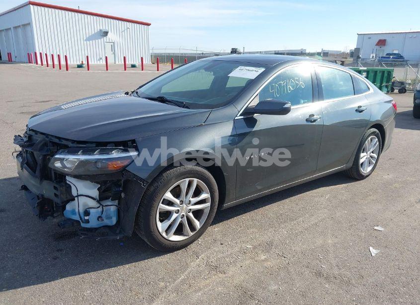 Photo 2 of 2017 Chevrolet Malibu 1LT (VIN 1G1ZE5ST9HF206089)