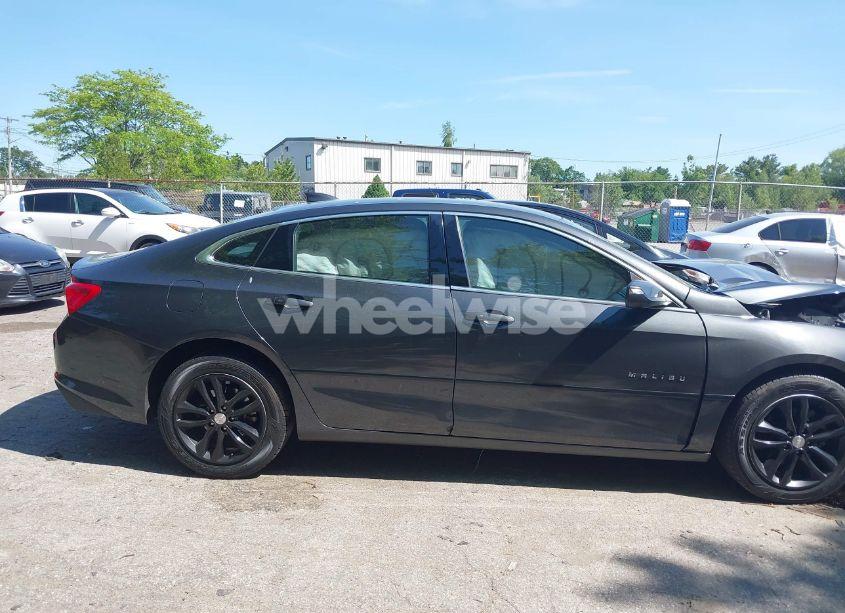 Photo 13 of 2017 Chevrolet Malibu 1LT (VIN 1G1ZE5ST9HF206660)