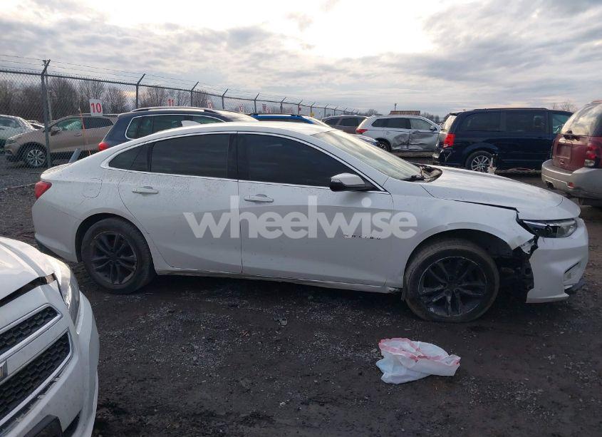 Photo 13 of 2017 Chevrolet Malibu 1LT (VIN 1G1ZE5ST9HF209784)