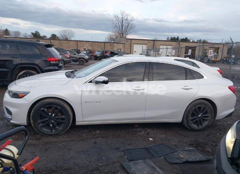 Photo 14 of 2017 Chevrolet Malibu 1LT (VIN 1G1ZE5ST9HF209784)