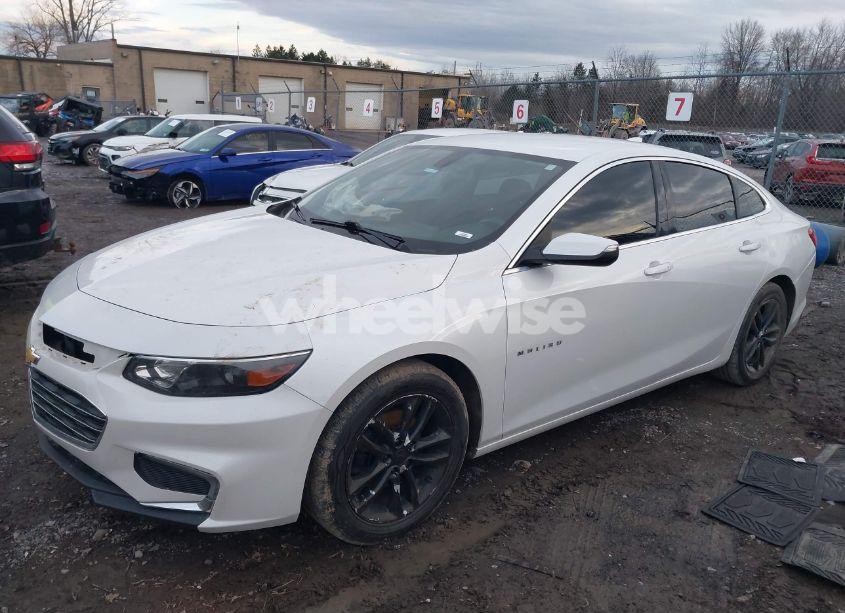 Photo 2 of 2017 Chevrolet Malibu 1LT (VIN 1G1ZE5ST9HF209784)