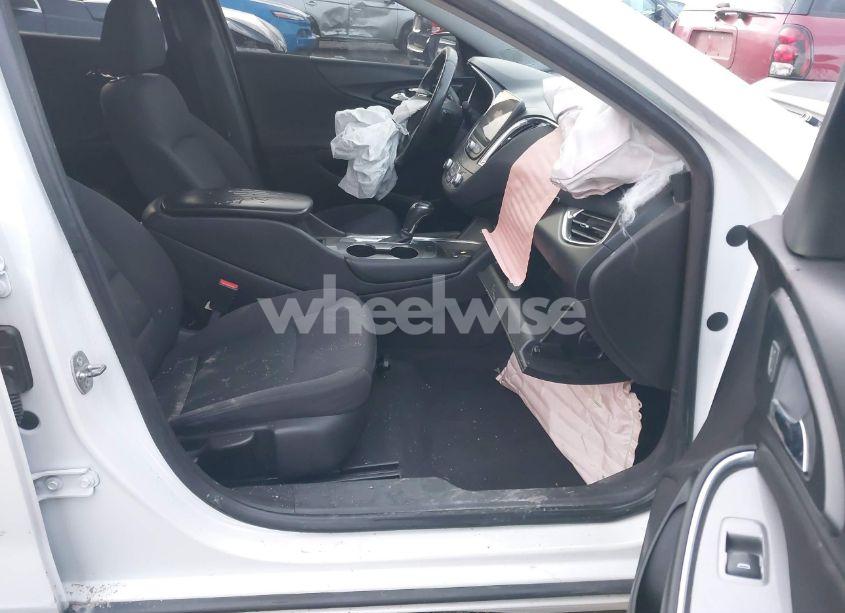 Photo 5 of 2017 Chevrolet Malibu 1LT (VIN 1G1ZE5ST9HF209784)