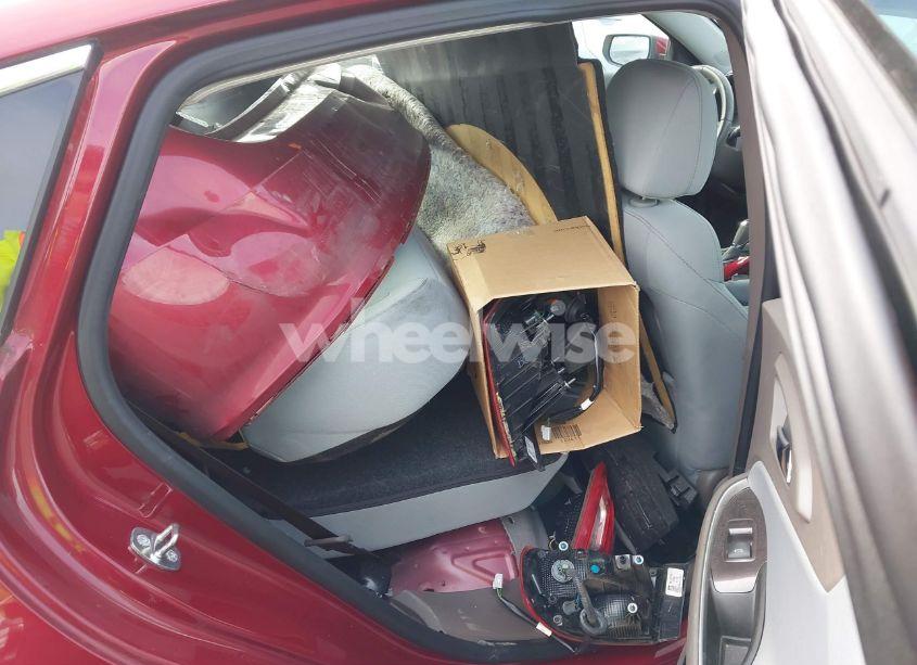 Photo 8 of 2017 Chevrolet Malibu 1LT (VIN 1G1ZE5ST9HF240243)