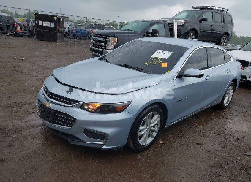 Photo 2 of 2017 Chevrolet Malibu 1LT (VIN 1G1ZE5ST9HF252022)