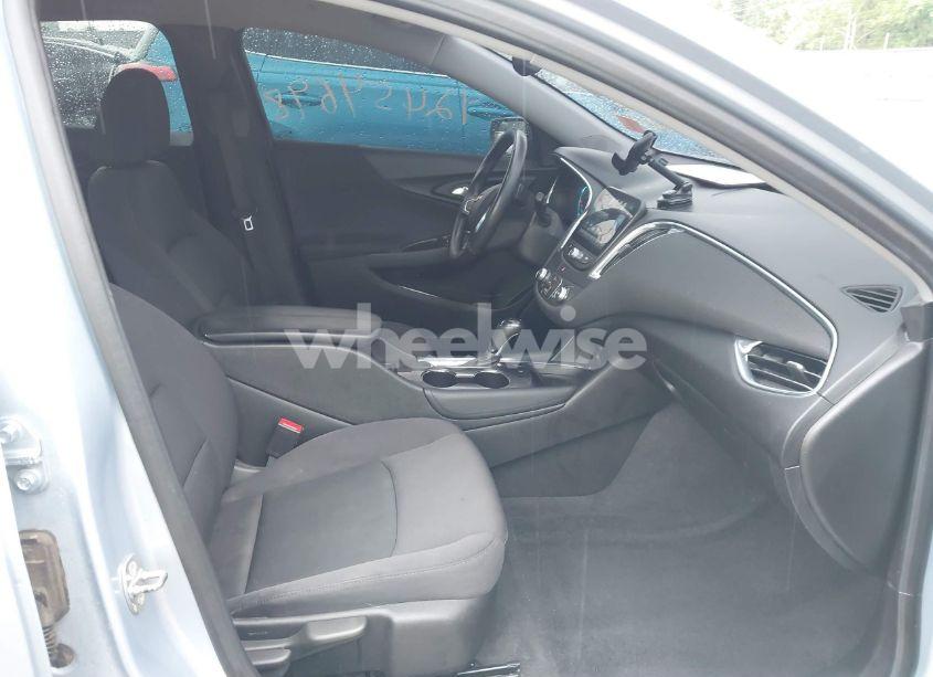 Photo 5 of 2017 Chevrolet Malibu 1LT (VIN 1G1ZE5ST9HF252022)